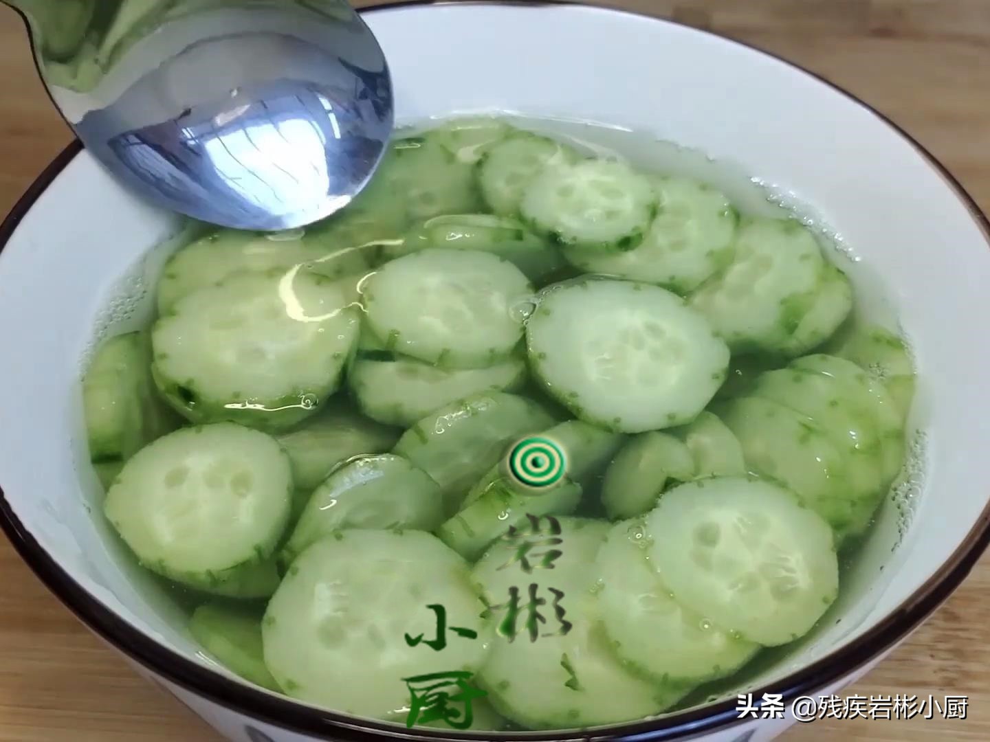 黃瓜減肥法一周瘦20斤是真的嗎（黃瓜減肥原理）