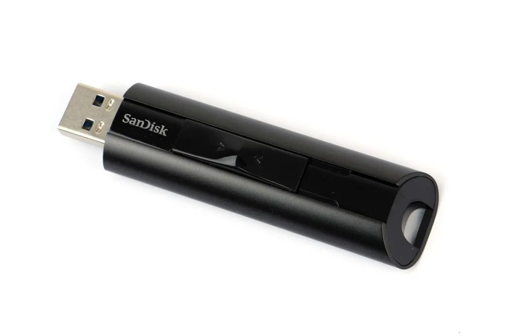 性能接近SSD、容量可達(dá)1TB！閃迪超強(qiáng)閃存盤實(shí)戰(zhàn)體驗(yàn)