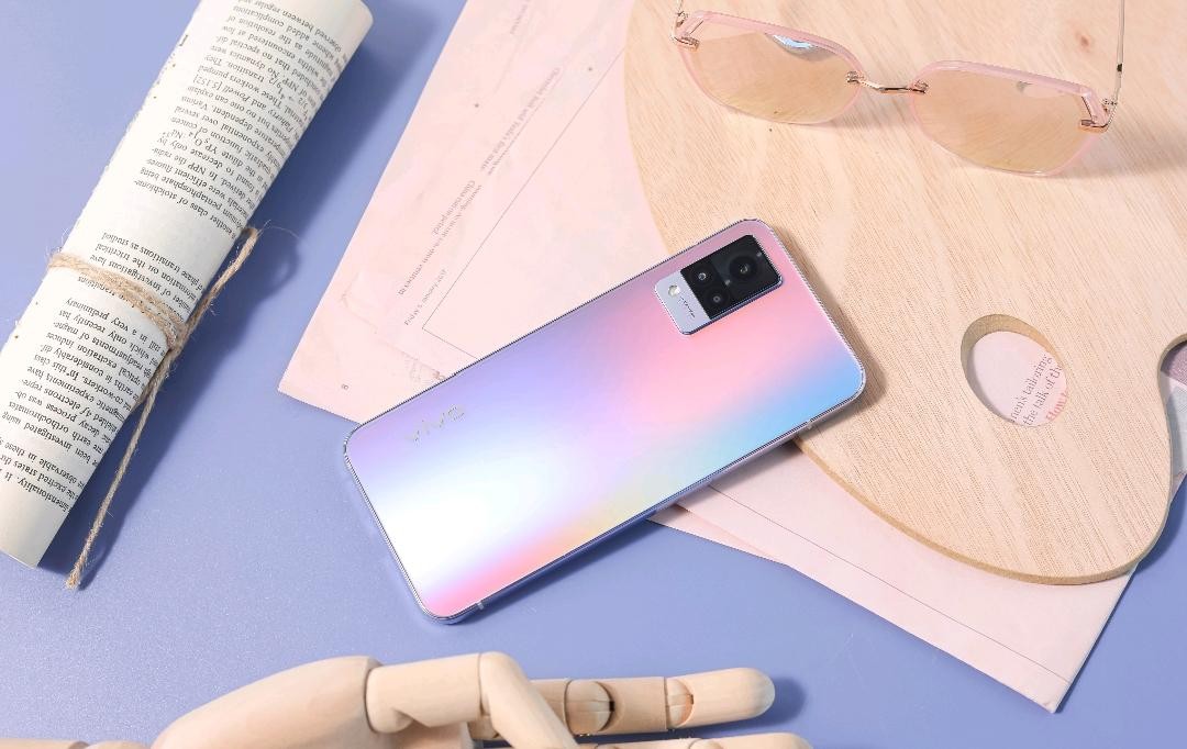 vivo S9深度測評，實用性、可玩性兼?zhèn)?，自拍小能手實錘