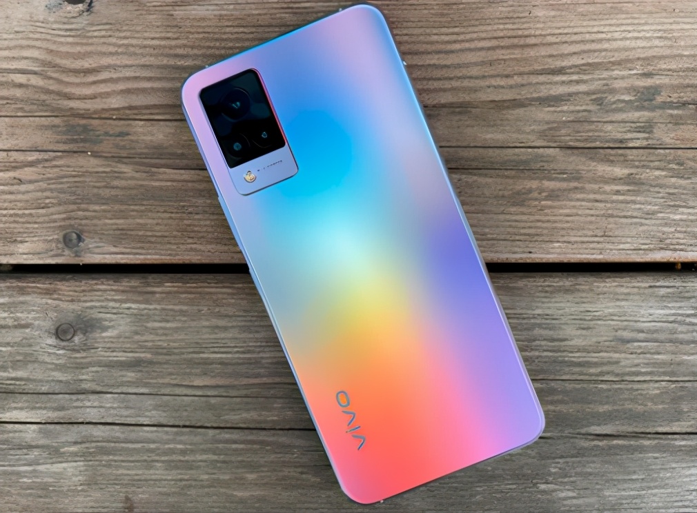 vivo S9深度測評，實用性、可玩性兼?zhèn)?，自拍小能手實錘