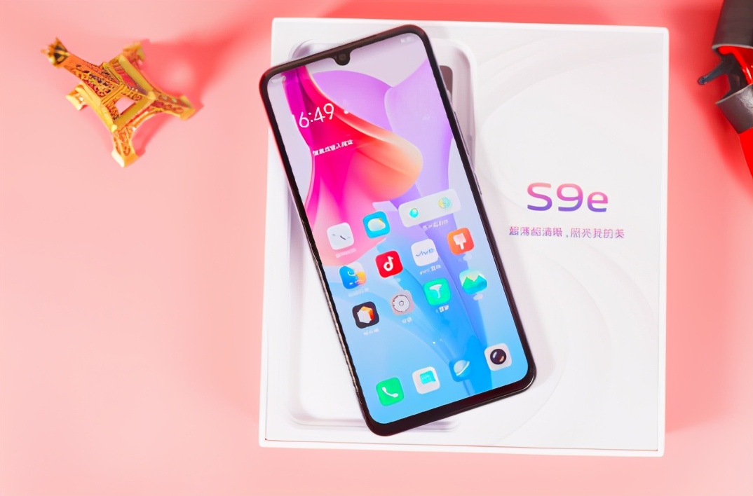 vivo S9深度測評，實用性、可玩性兼?zhèn)?，自拍小能手實錘