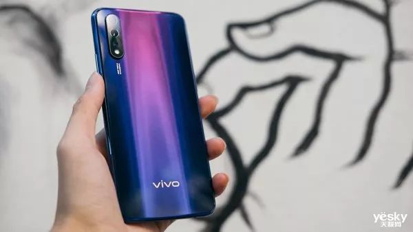 vivo Z5新機(jī)評(píng)測(cè):屬性均衡的拍照神器