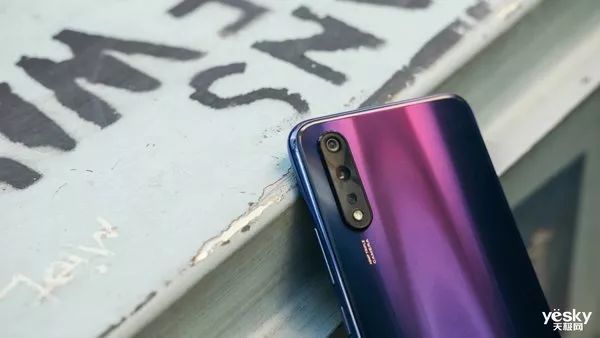 vivo Z5新機(jī)評(píng)測(cè):屬性均衡的拍照神器