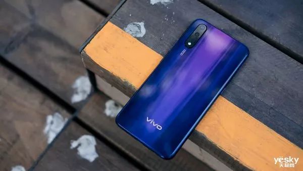vivo Z5新機(jī)評(píng)測(cè):屬性均衡的拍照神器