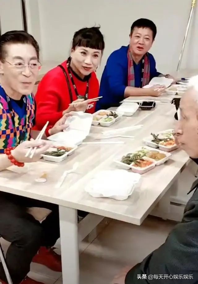 裝病請假接私活？61歲六小齡童窮途末路只能凄慘吃剩飯？真相感動