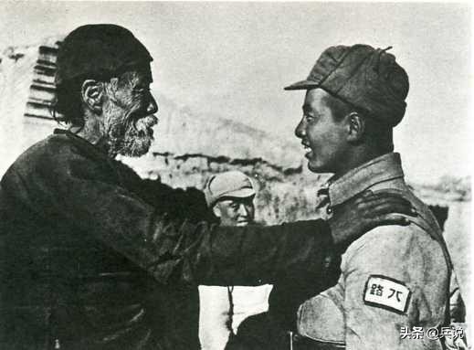 八路軍一個(gè)團(tuán)多少人？抗戰(zhàn)特殊編制：全團(tuán)5個(gè)連，總共700人