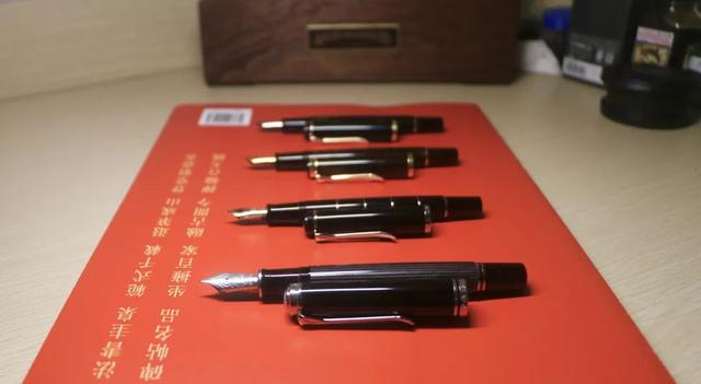 我的鳥(niǎo)筆初嘗試——幾支基本款現(xiàn)產(chǎn)百利金鋼筆對(duì)比評(píng)測(cè)