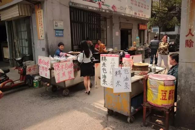 地攤經(jīng)濟來了，擺地攤賣什么最賺錢？推薦這5種美食！