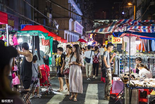 地攤，夜市再次火熱，現(xiàn)在擺攤還能不能賺錢？看看過來人怎么說