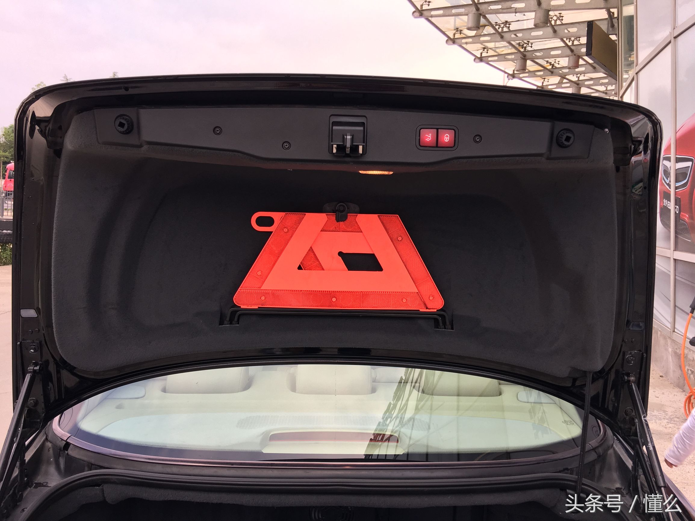 解析經(jīng)典第八代奔馳S600 氣質(zhì)豪車(chē) 唾手可得