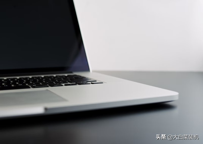 揭秘：筆記本邊充電邊用，對(duì)電池有損害？怎樣使用最好