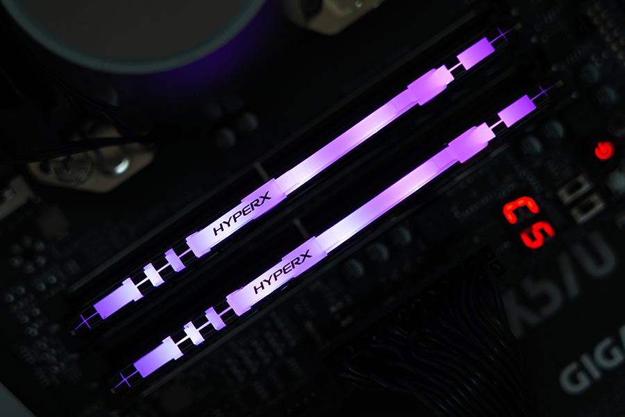 一鍵開啟內(nèi)存條最高效能 HyperX雷電系列3733MHz內(nèi)存條評(píng)測(cè)