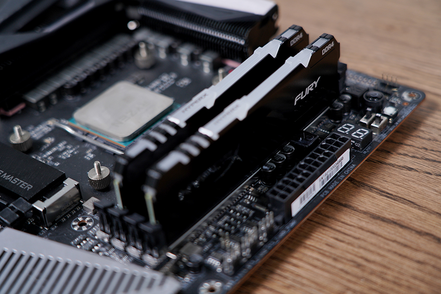 一鍵開啟內(nèi)存條最高效能 HyperX雷電系列3733MHz內(nèi)存條評(píng)測(cè)