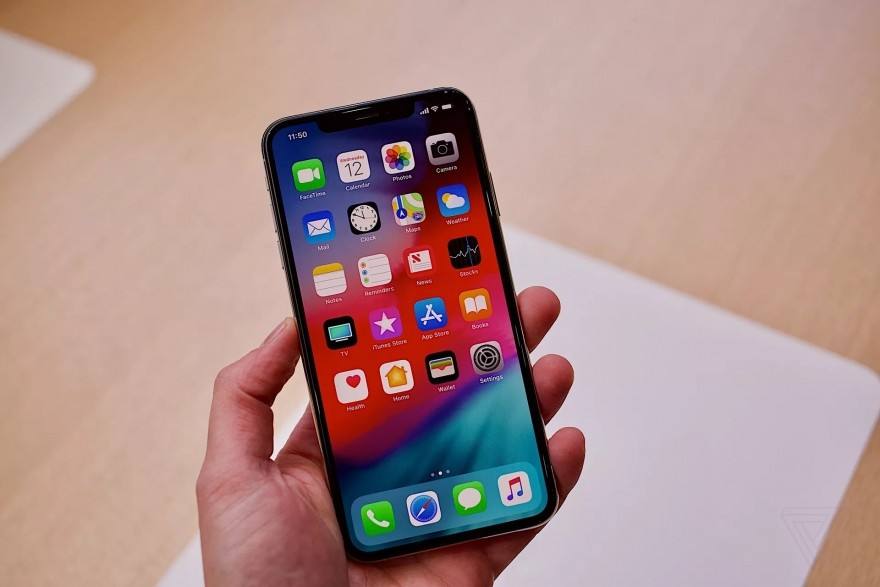 iPhone XS價格大跌6000元，依然無人問津，網(wǎng)友：缺點太多