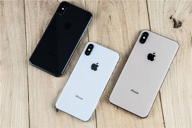 iPhone XS價格大跌6000元，依然無人問津，網(wǎng)友：缺點太多