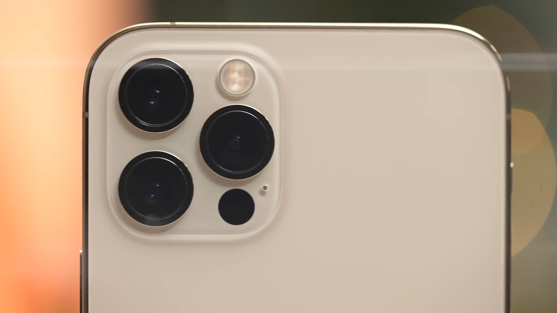 iPhone12和12pro全方面對(duì)比，看完再?zèng)Q定土豪勿進(jìn)