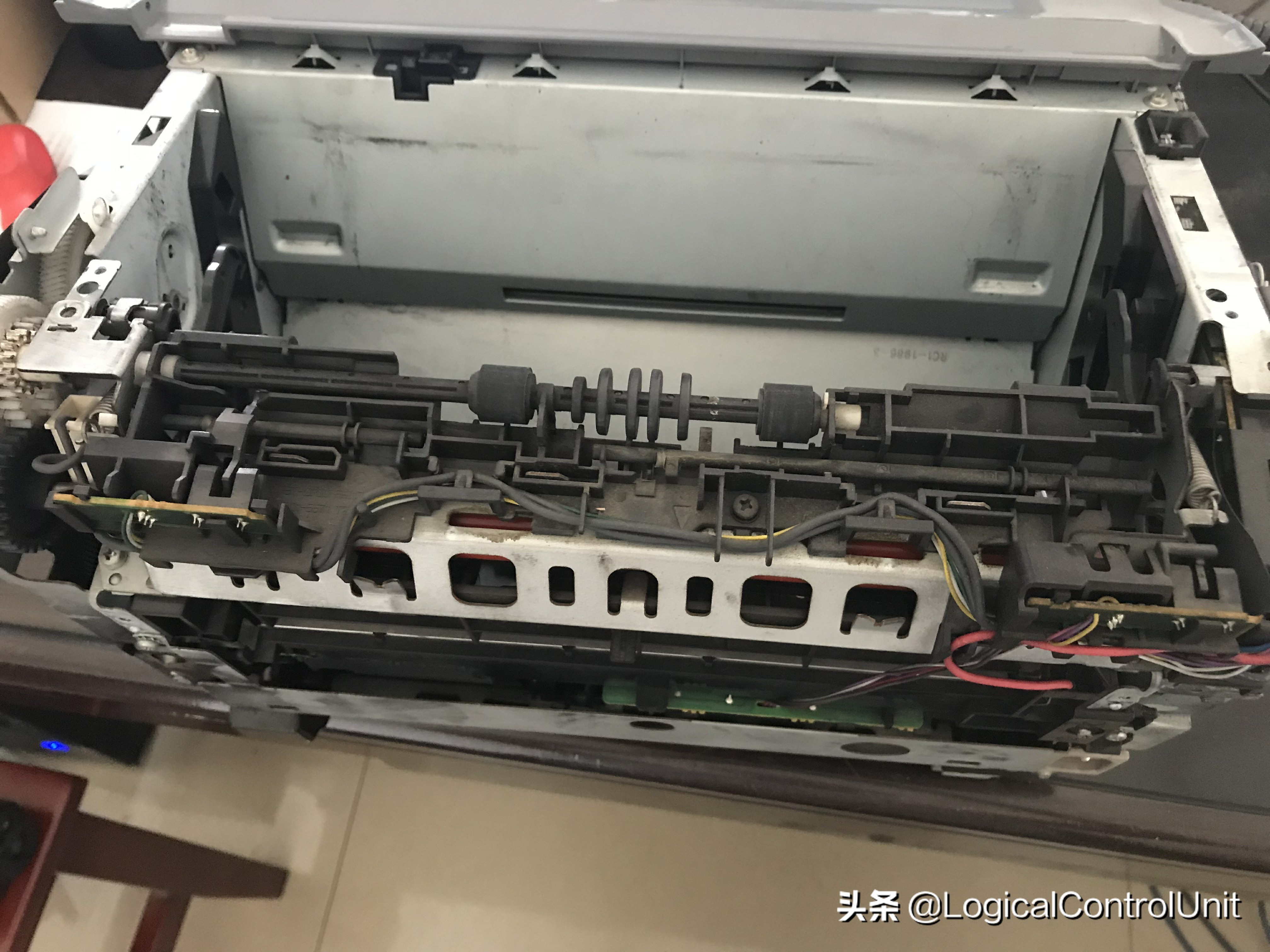 就愛瞎折騰——佳能L3000打印機(jī)頻頻折紙？拆開才知道原來如此