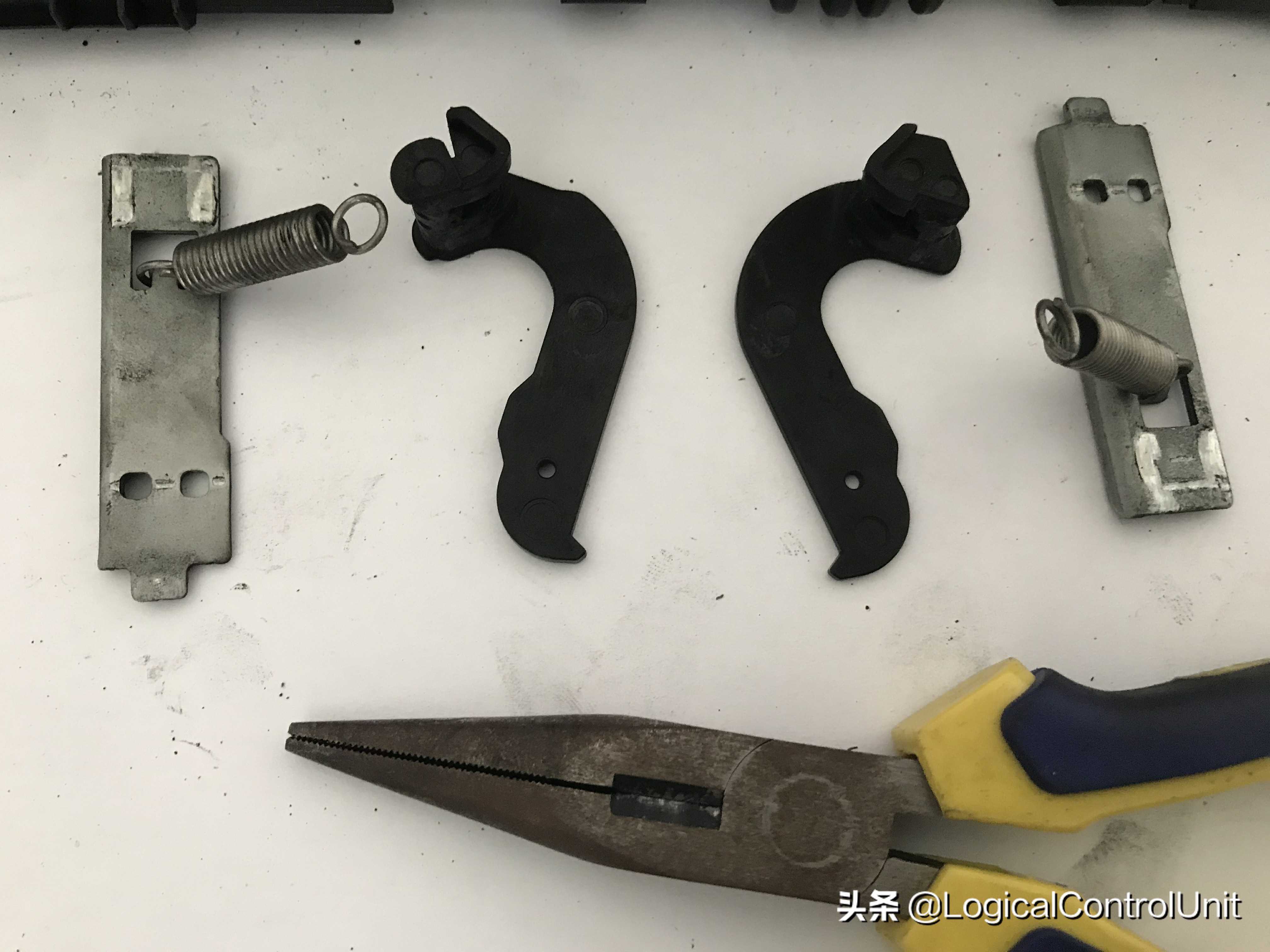 就愛瞎折騰——佳能L3000打印機(jī)頻頻折紙？拆開才知道原來如此
