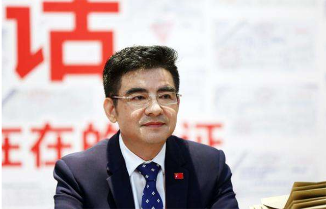 身家數(shù)十億的陳光標(biāo)，捐款20多億惹爭議，給孩子取名