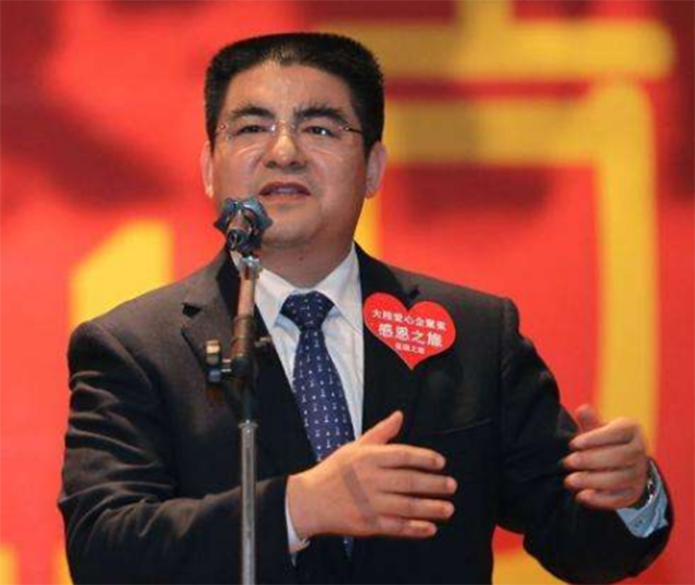 身家數(shù)十億的陳光標(biāo)，捐款20多億惹爭議，給孩子取名