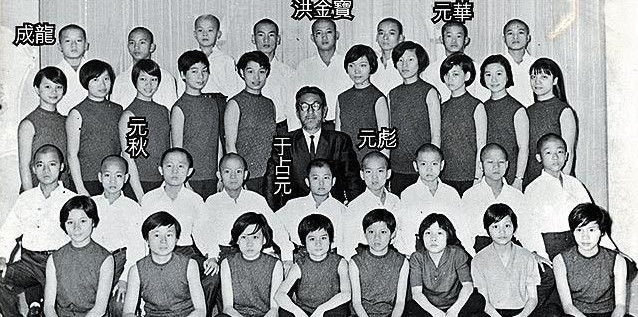 成龍這個名揚(yáng)世界的藝名到底是怎么來的，恐怕很多人不知道