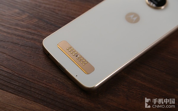 Moto Z Play評(píng)測(cè):模塊化的又一次轉(zhuǎn)身