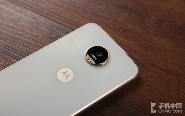 Moto Z Play評(píng)測(cè):模塊化的又一次轉(zhuǎn)身