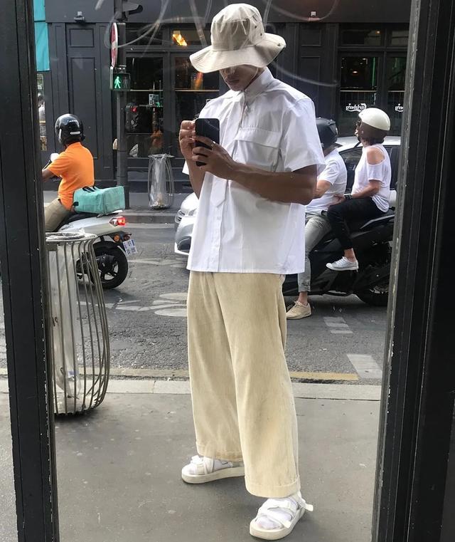 短袖襯衫是時(shí)尚界的“黑洞”單品？3種穿搭告訴你，怎么穿最時(shí)尚