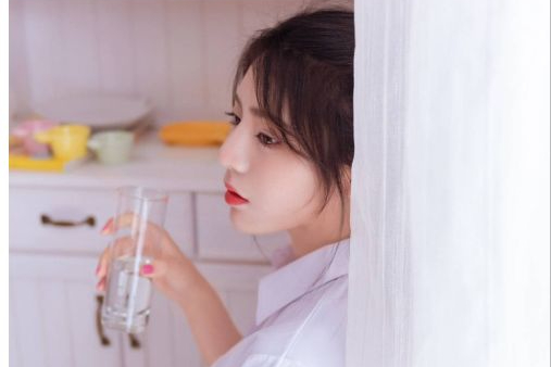 女朋友提分手要怎么挽留？我們?cè)鯓油炝舨抛钣行В? height=