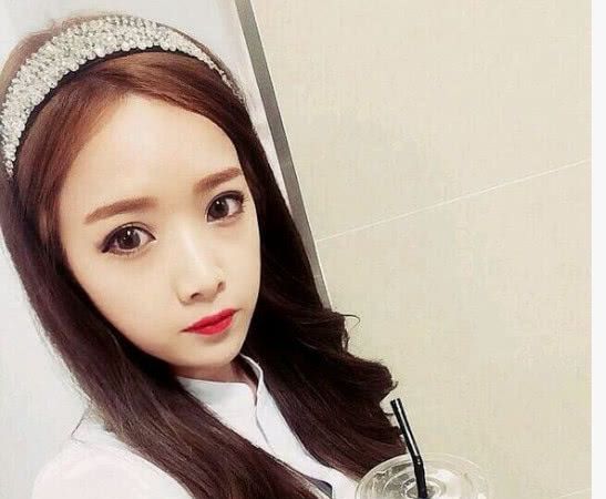 還記得“網(wǎng)紅鼻祖”恩典嗎？十年過去，她活成所有女生羨慕的樣子