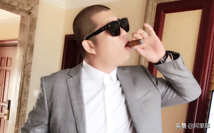 二驢的怎么不直播了？為什么被封號了？