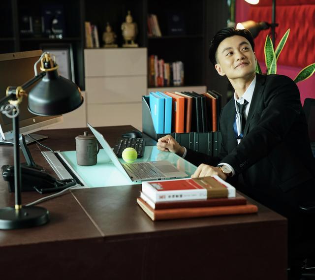 《創(chuàng)業(yè)年代》一個(gè)人既然投身了革命，感情就是身外之物