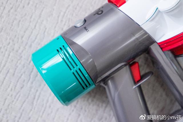 我又向高品質生活邁進了一步！戴森V7 Mattress除螨儀手持吸塵器