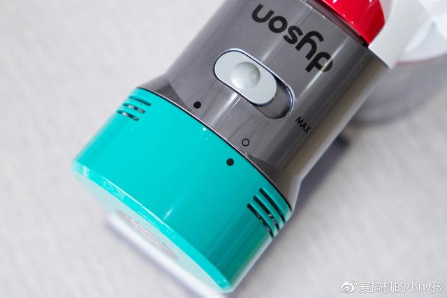 我又向高品質生活邁進了一步！戴森V7 Mattress除螨儀手持吸塵器