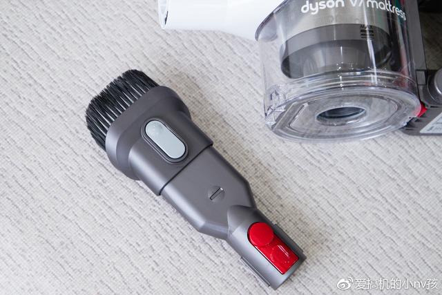 我又向高品質生活邁進了一步！戴森V7 Mattress除螨儀手持吸塵器