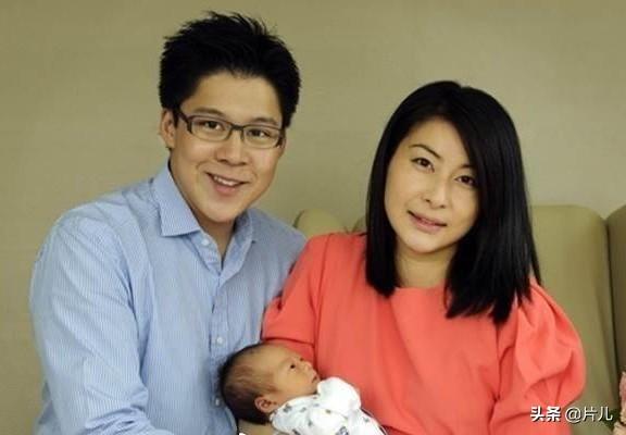 郭晶晶被曝豪門生活美滿，老公霍啟剛首曬三胎寶寶照片，畫面溫馨