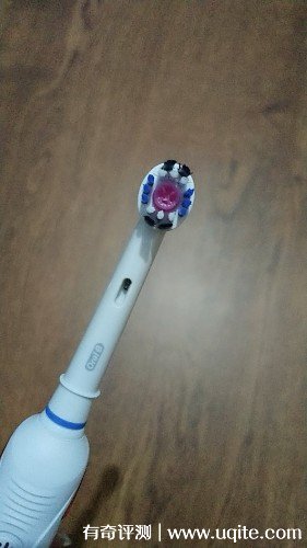 OralB歐樂B電動牙刷哪款好用嗎，P2000親身使用推薦