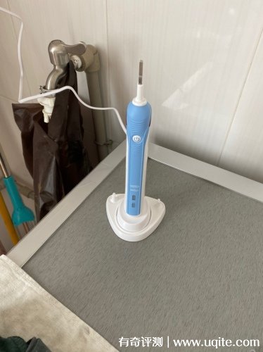 OralB歐樂B電動牙刷哪款好用嗎，P2000親身使用推薦