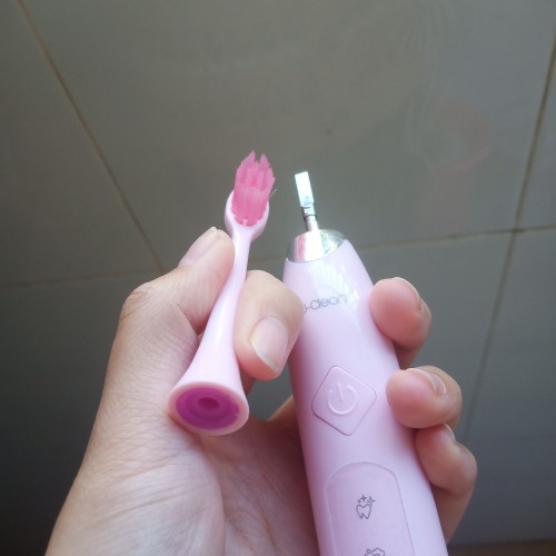 UClean閑凈電動(dòng)牙刷怎么樣好不好嗎，親身使用后評(píng)測(cè)(安全/實(shí)用) 