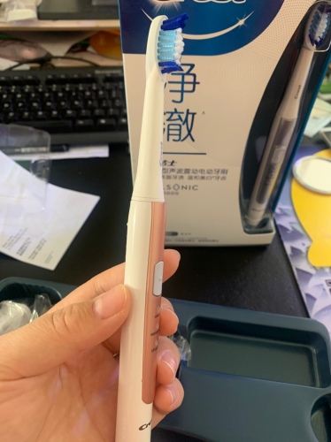 Crest佳潔士電動牙刷好不好好用嗎，使用效果測評(價格僅209元） 