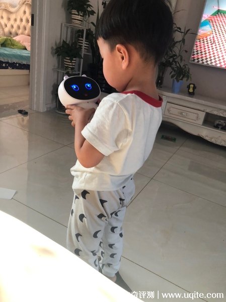 南果AI益智機(jī)器人玩具怎么樣，適合多大的孩子玩（0-12歲）