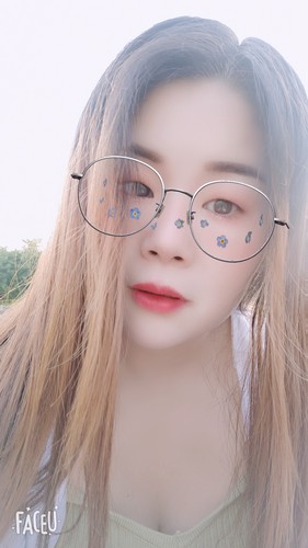 美顏秘笈口紅怎么樣孕婦可以用嗎，推薦晶鉆水潤口紅勃艮第酒紅色