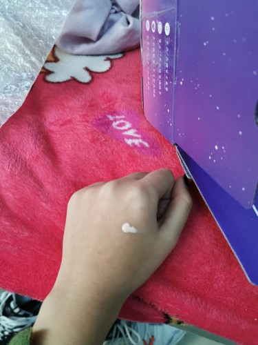 色彩地帶粉底液怎么樣好用嗎，推薦小磁瓶粉底液(混合皮必備)