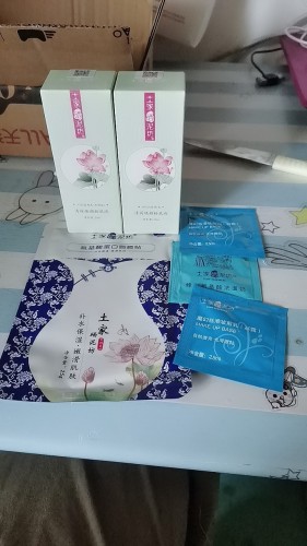 土家硒泥坊粉底液怎么樣好用嗎，清荷煥顏粉底液適合所有膚質(zhì)