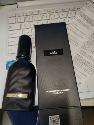 hiface蟲草粉底液怎么樣好用嗎，真實使用體驗分享(遮瑕持久控油)