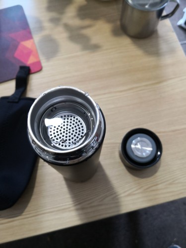 臥龍保溫杯質(zhì)量怎么樣是不是品牌，智能保溫杯使用體驗(國產(chǎn)品牌)