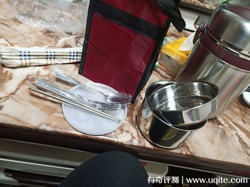 致家保溫飯盒怎么樣好用嗎，真實(shí)使用體驗(yàn)(上班族必備)
